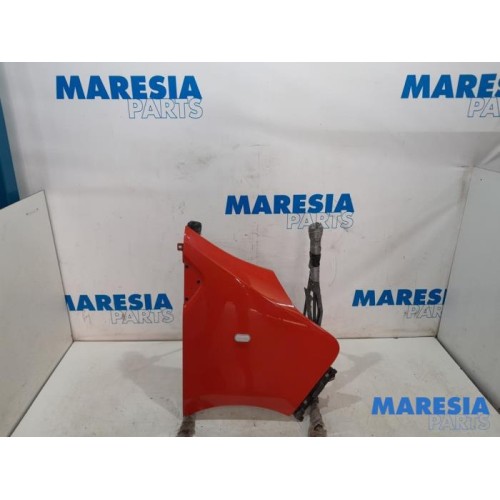 Renault - Trafic - Front wing, right