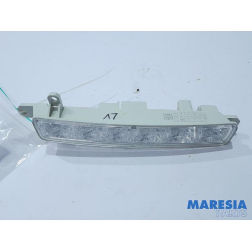 Peugeot - 308 - Tageslicht links