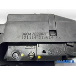 Peugeot - 308 - Tailgate lock mechanism