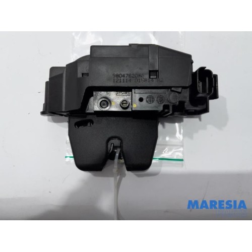 Peugeot - 308 - Tailgate lock mechanism