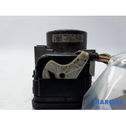 Peugeot - 208 - ABS pump