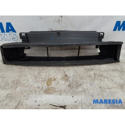 Renault - Trafic - Air funnel