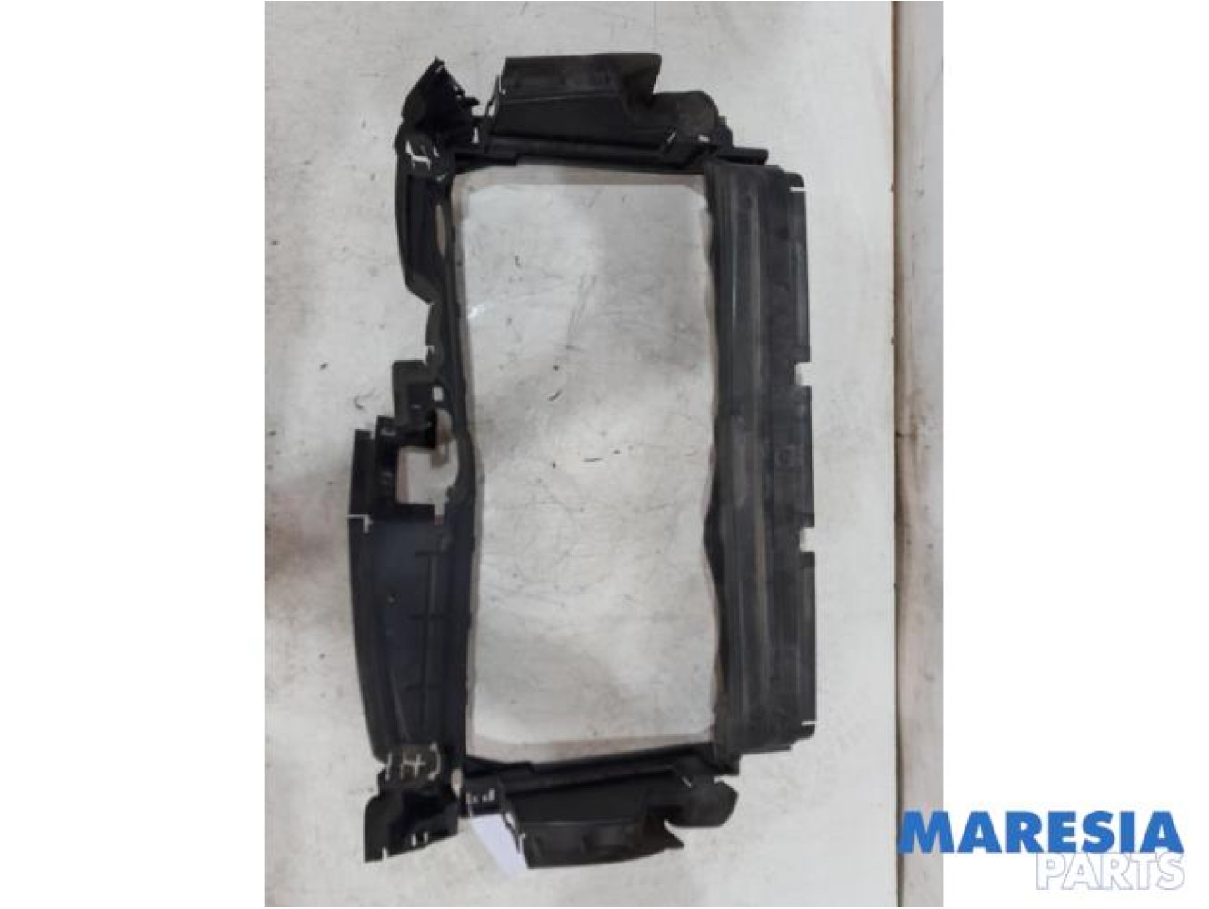 Renault - Trafic - Air funnel