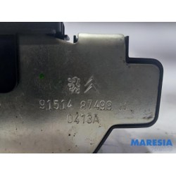 Peugeot - 208 - Tailgate lock mechanism
