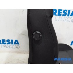 Peugeot - 3008 - Sitz links