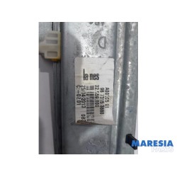 Peugeot - 208 - Rear door window mechanism 4-door, right