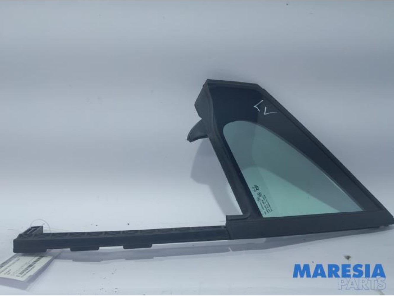 Peugeot - 208 - Quarter light, front left