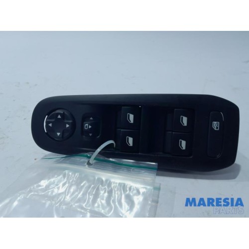 Peugeot - 308 - Multi-functional window switch