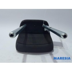 Renault - Megane - Headrest