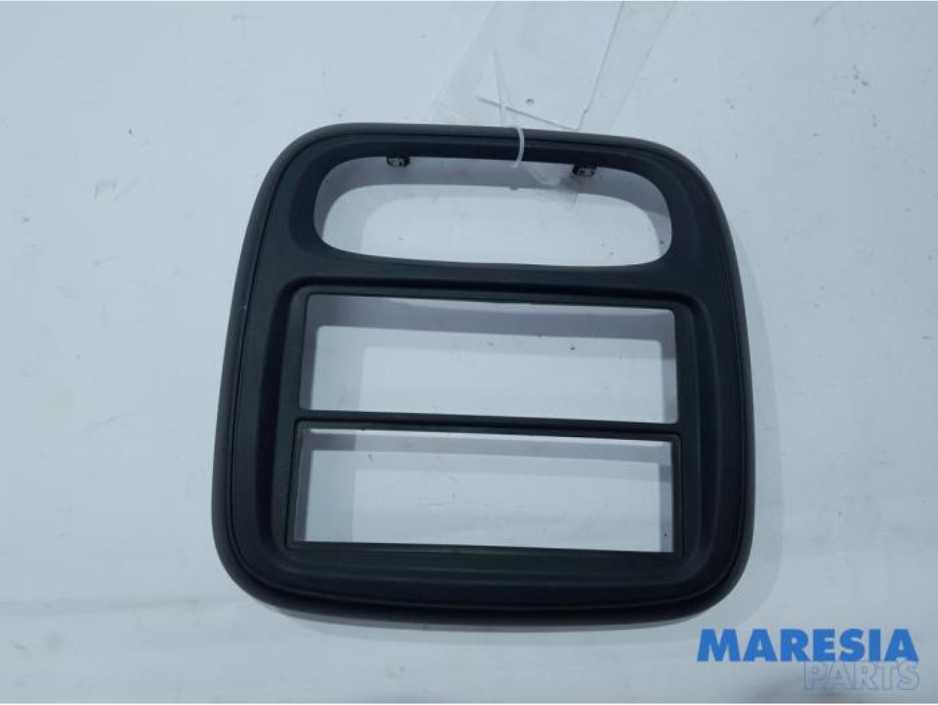 Renault - Trafic - Radio omlijsting
