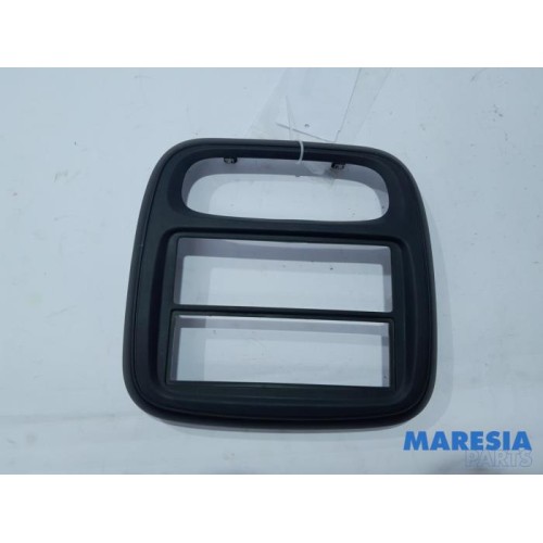Renault - Trafic - Radiotrim