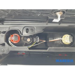 Renault - Trafic - Feu arrière droit