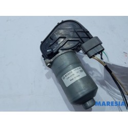 Renault - Trafic - Front wiper motor