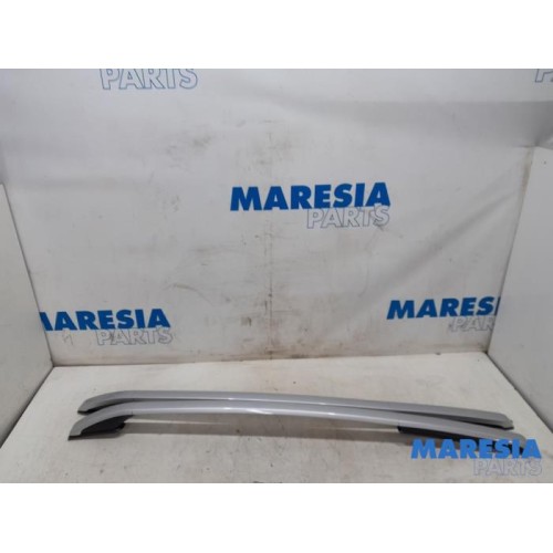 Peugeot - 2008 - Roof rail kit