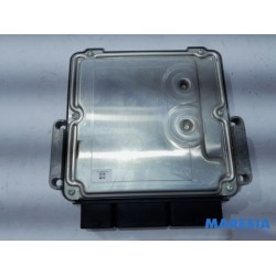 Renault - Trafic - Engine management computer