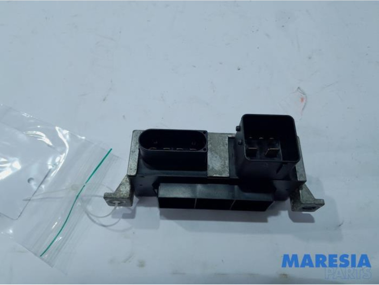 Renault - Trafic - Glow plug relay