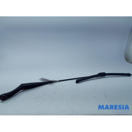 Peugeot - 308 - Front wiper arm