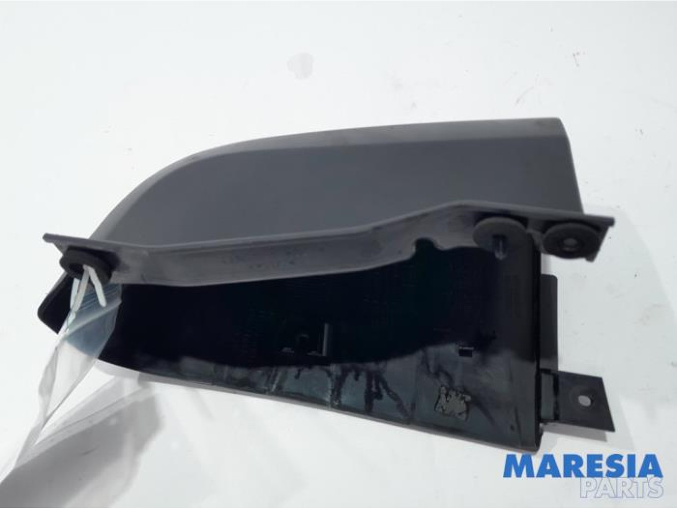 Renault - Trafic - Coin pare-chocs arrière droit