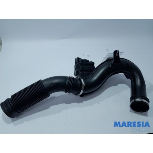 Renault - Trafic - Air intake hose