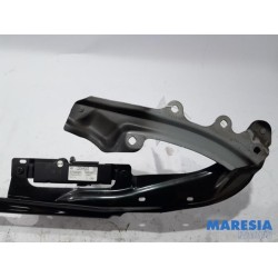 Renault - Wind - Tailgate hinge
