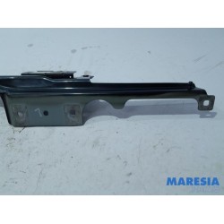 Renault - Wind - Tailgate hinge