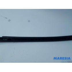 Renault - Trafic - Frontscreen frame