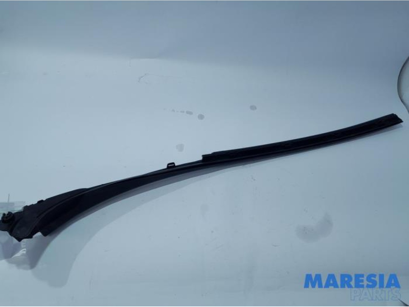 Renault - Trafic - Frontscreen frame