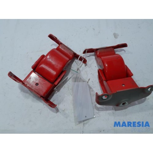 Renault - Trafic - Set of hinges