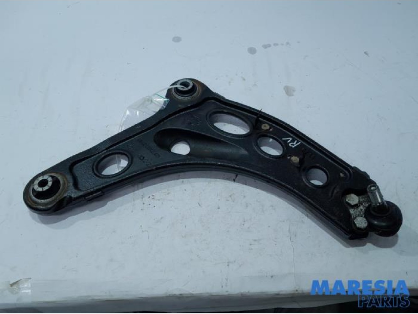 Renault - Trafic - Front lower wishbone, right