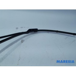Renault - Trafic - Front wiper arm