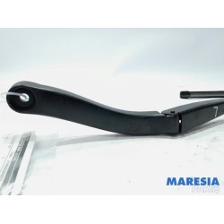 Renault - Trafic - Front wiper arm