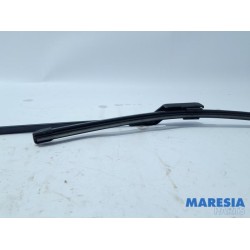 Renault - Trafic - Front wiper arm