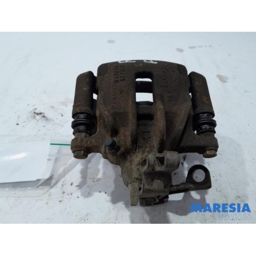 Renault - Trafic - Rear brake calliper, right