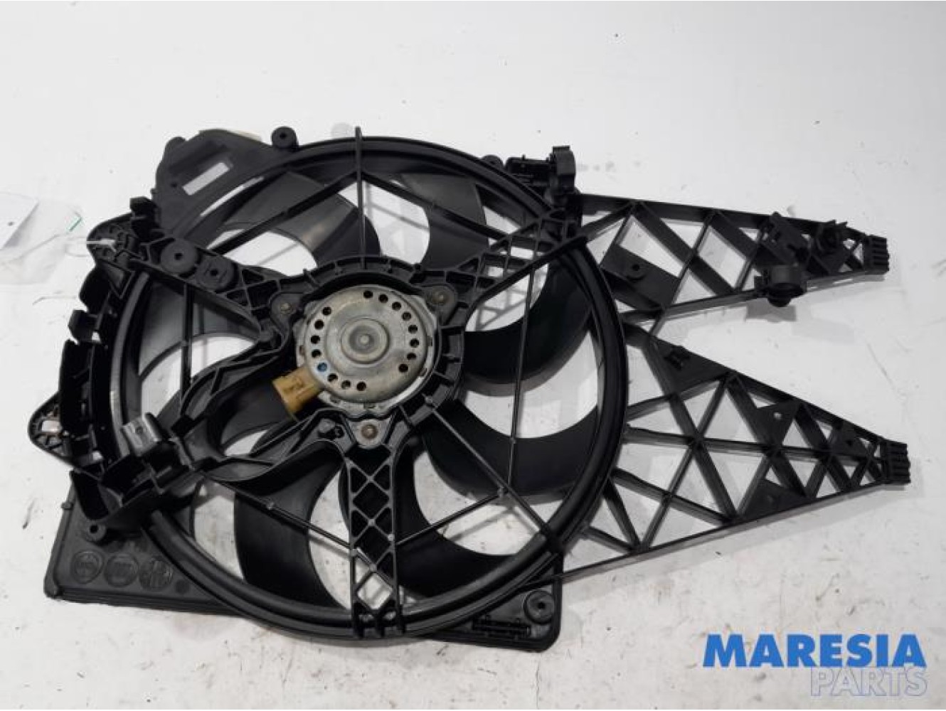 Fiat - Doblo - Fan motor