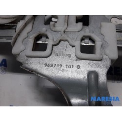 Renault - Megane - Rear door window mechanism 4-door, right