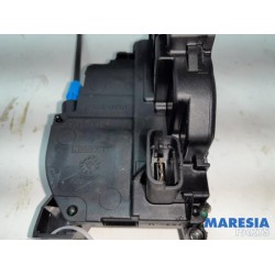 Renault - Megane - Front door lock mechanism 4-door, right