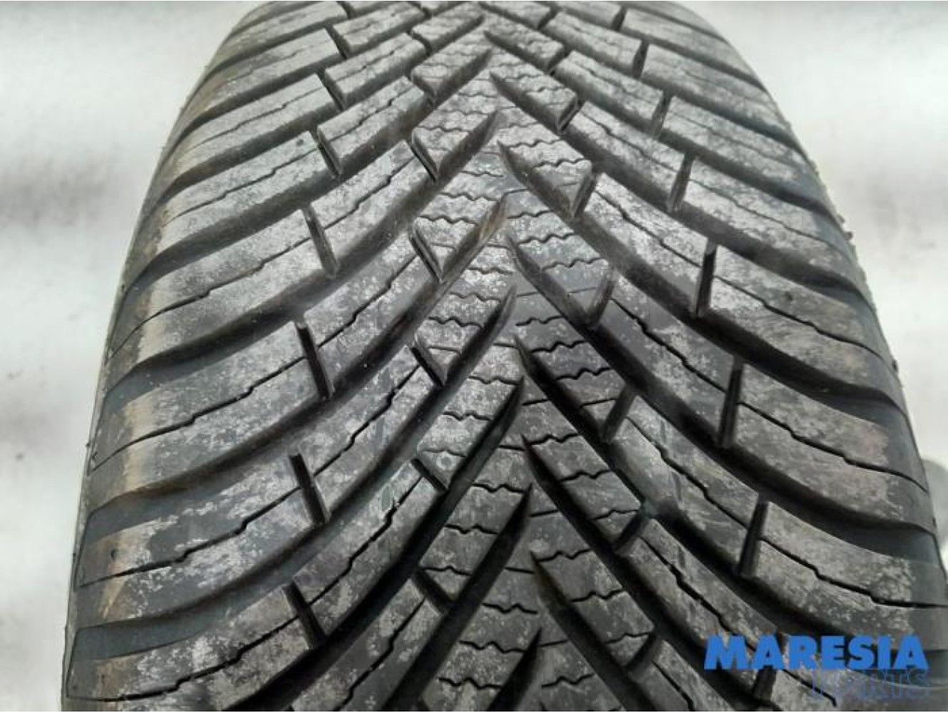 Renault - Clio - Tyre