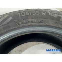 Renault - Clio - Tyre