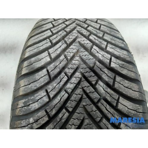Renault - Clio - Tyre