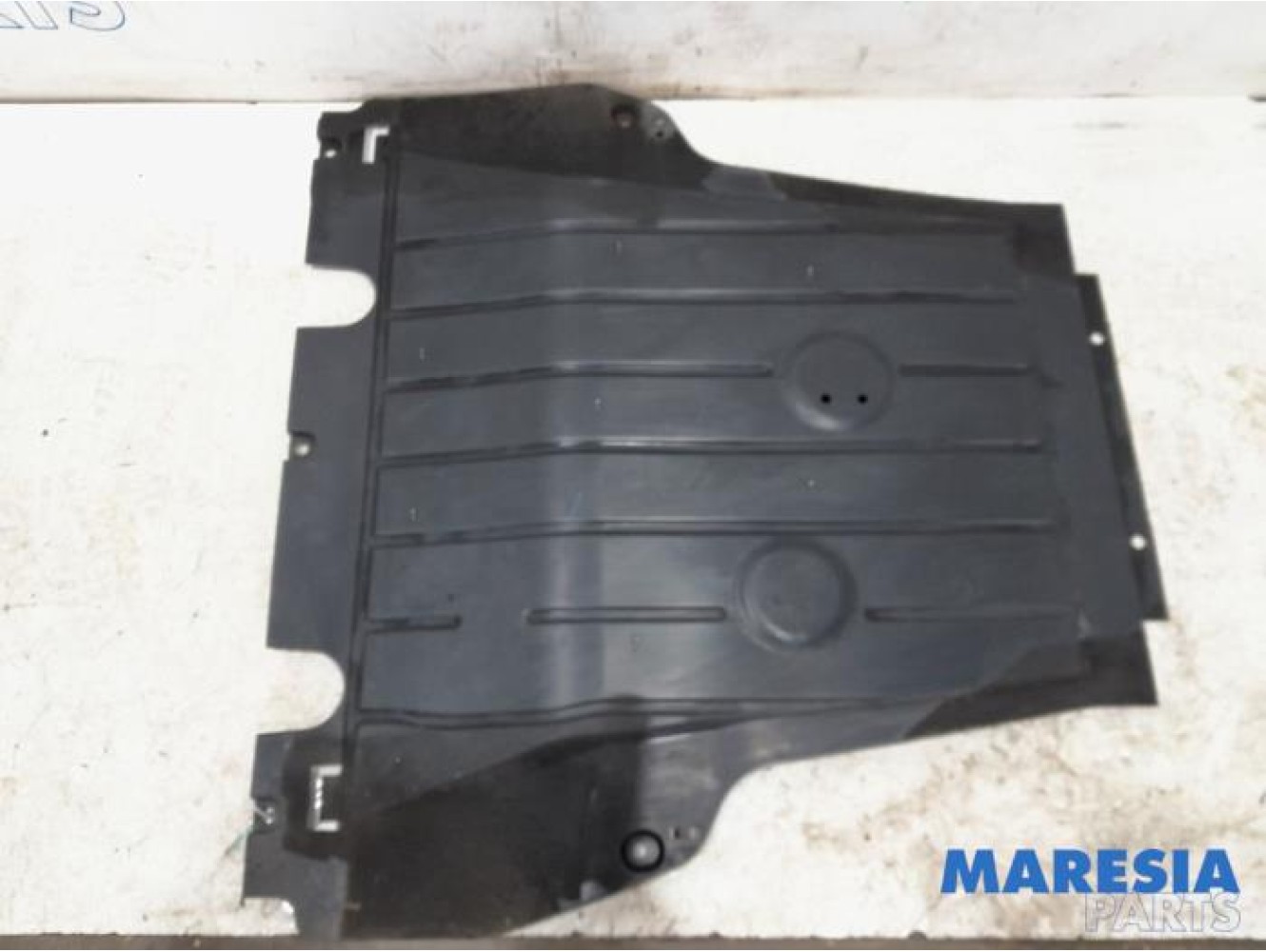 Renault - Clio - Engine protection panel