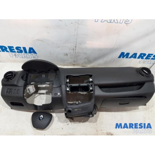 Renault - Clio - Airbag set + dashboard