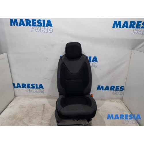 Renault - Clio - Seat, right
