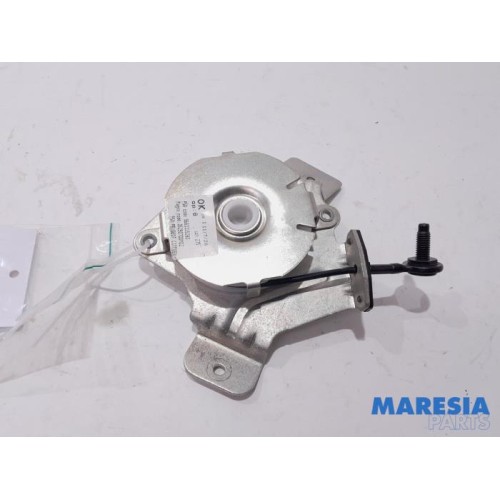 Peugeot - 3008 - Tailgate hinge