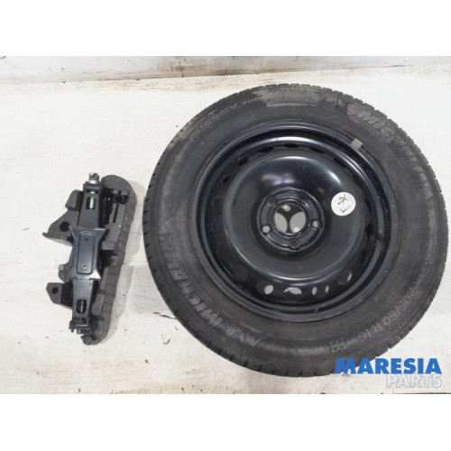 Renault - Grand Scenic - Krikset + reservewiel