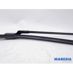 Peugeot - 3008 - Front wiper arm