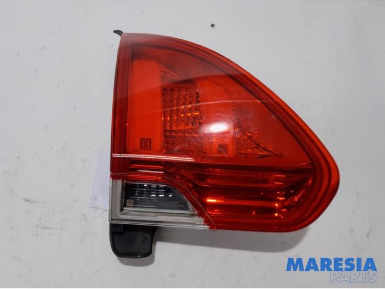 Peugeot - 2008 - Achterlicht links