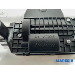 Peugeot - 2008 - Tailgate lock mechanism