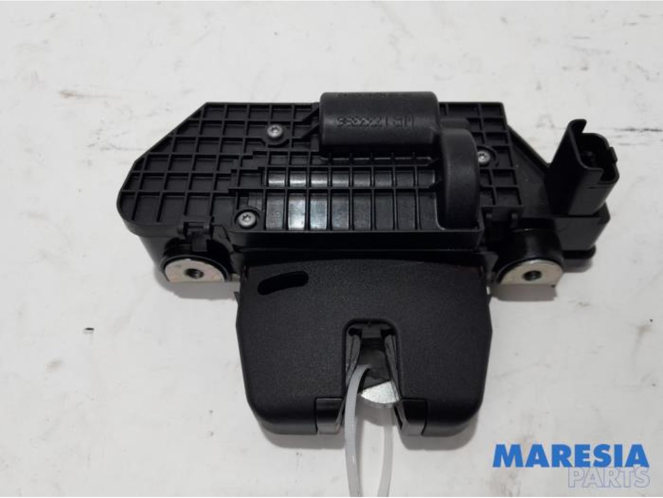 Peugeot - 2008 - Tailgate lock mechanism