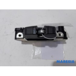 Peugeot - 2008 - Tailgate lock mechanism