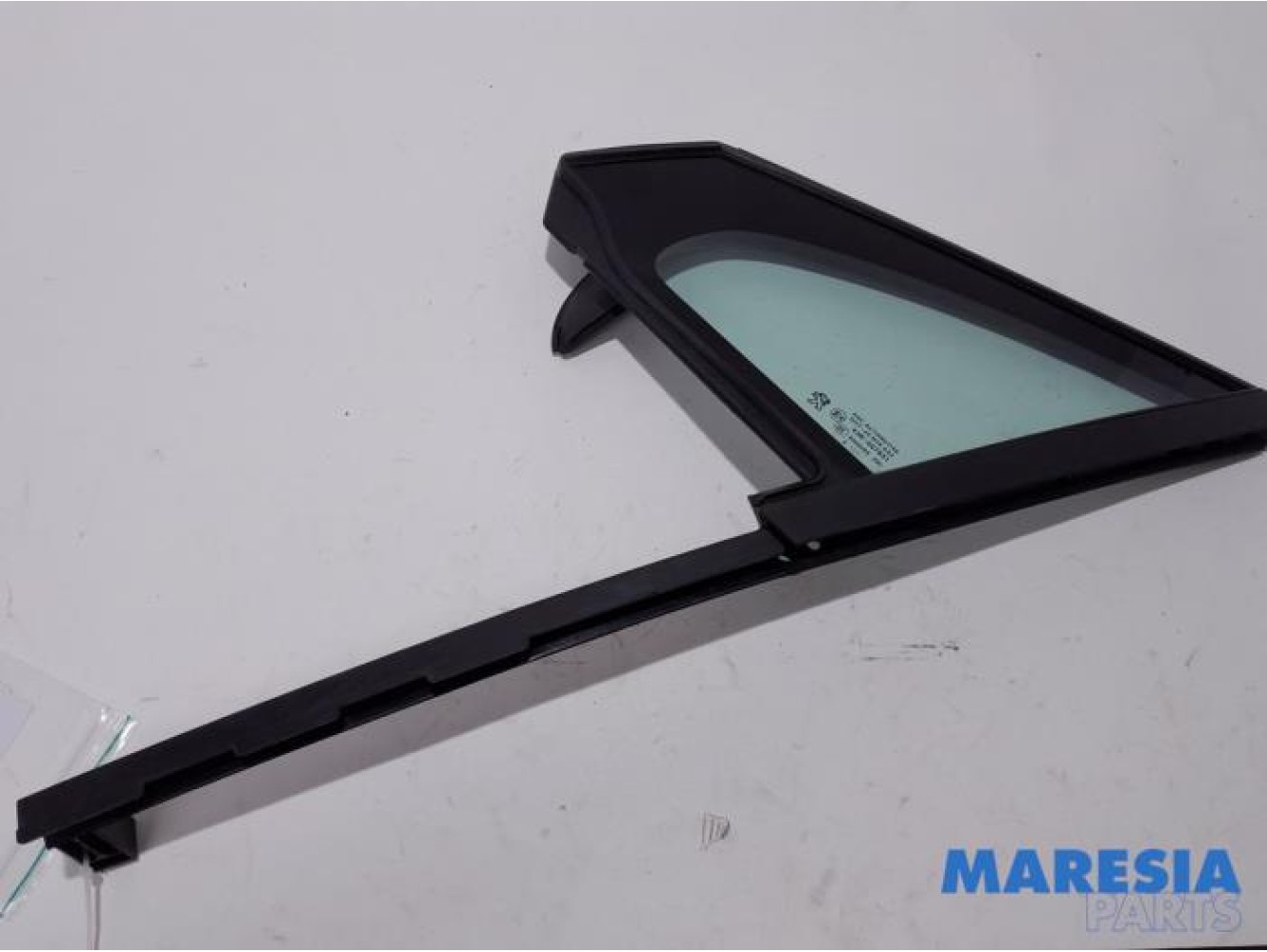 Peugeot - 2008 - Vitre triangulaire avant gauche